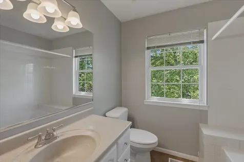 4709 Southhampton Drive Island Lake IL 60042