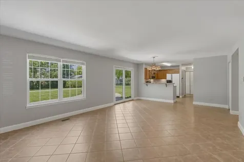 4709 Southhampton Drive Island Lake IL 60042