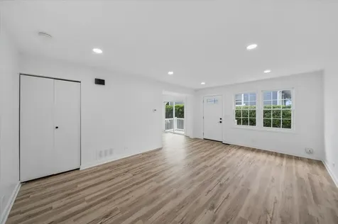 185 College Drive Bloomingdale IL 60108