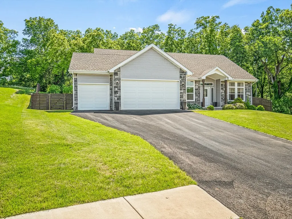 4348 Woodcliff Lane Roscoe IL 61073