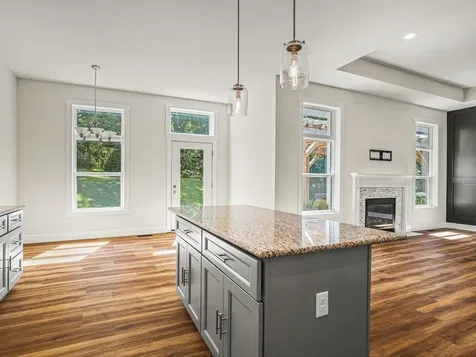 4348 Woodcliff Lane Roscoe IL 61073