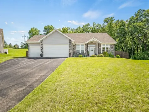 4348 Woodcliff Lane Roscoe IL 61073