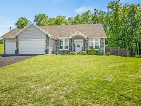 4348 Woodcliff Lane Roscoe IL 61073