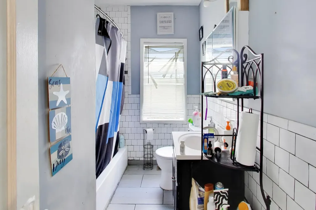 1462 West 73rd Street Chicago IL 60636