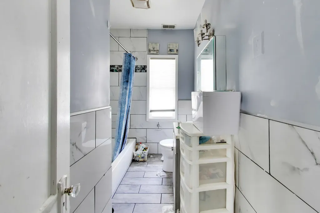 1462 West 73rd Street Chicago IL 60636