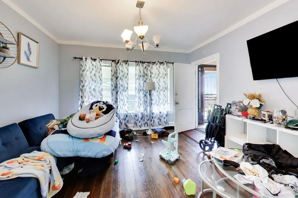 1462 West 73rd Street Chicago IL 60636