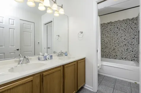 1413 West Split Oak Circle Round Lake Beach IL 60073