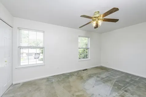 1413 West Split Oak Circle Round Lake Beach IL 60073