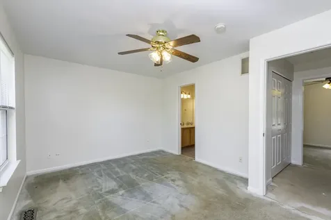 1413 West Split Oak Circle Round Lake Beach IL 60073