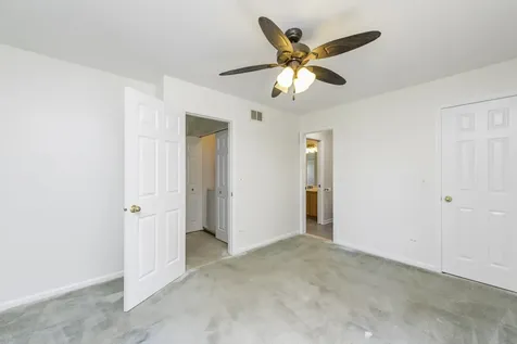 1413 West Split Oak Circle Round Lake Beach IL 60073
