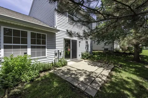 1413 West Split Oak Circle Round Lake Beach IL 60073