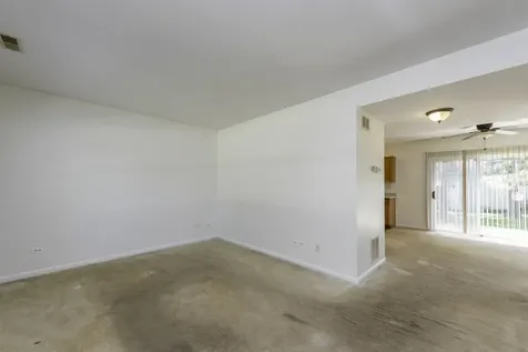 1413 West Split Oak Circle Round Lake Beach IL 60073