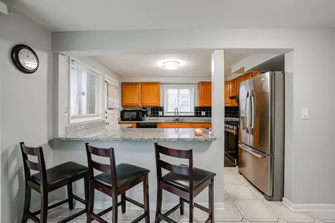 9275 North Hamlin Avenue N Des Plaines IL 60016