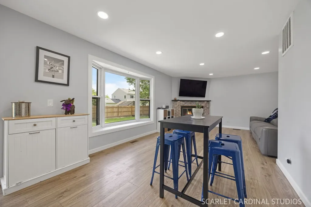 30W254 Bedford Lane Warrenville IL 60555