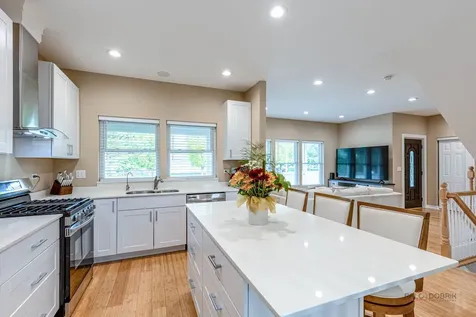 355 Woodhill Lane Lake Villa IL 60046