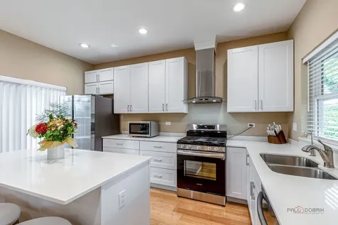 355 Woodhill Lane Lake Villa IL 60046