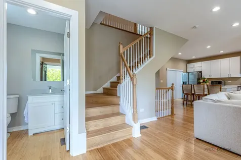 355 Woodhill Lane Lake Villa IL 60046