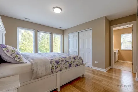 355 Woodhill Lane Lake Villa IL 60046