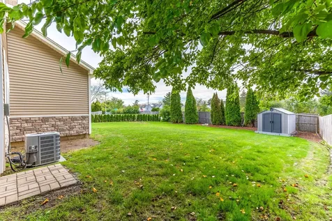 355 Woodhill Lane Lake Villa IL 60046