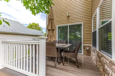 355 Woodhill Lane Lake Villa IL 60046