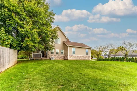 355 Woodhill Lane Lake Villa IL 60046