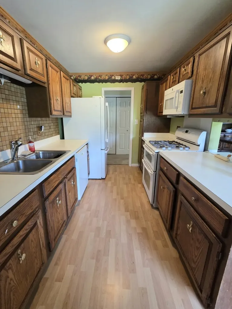 6705 Foxtree Avenue Woodridge IL 60517