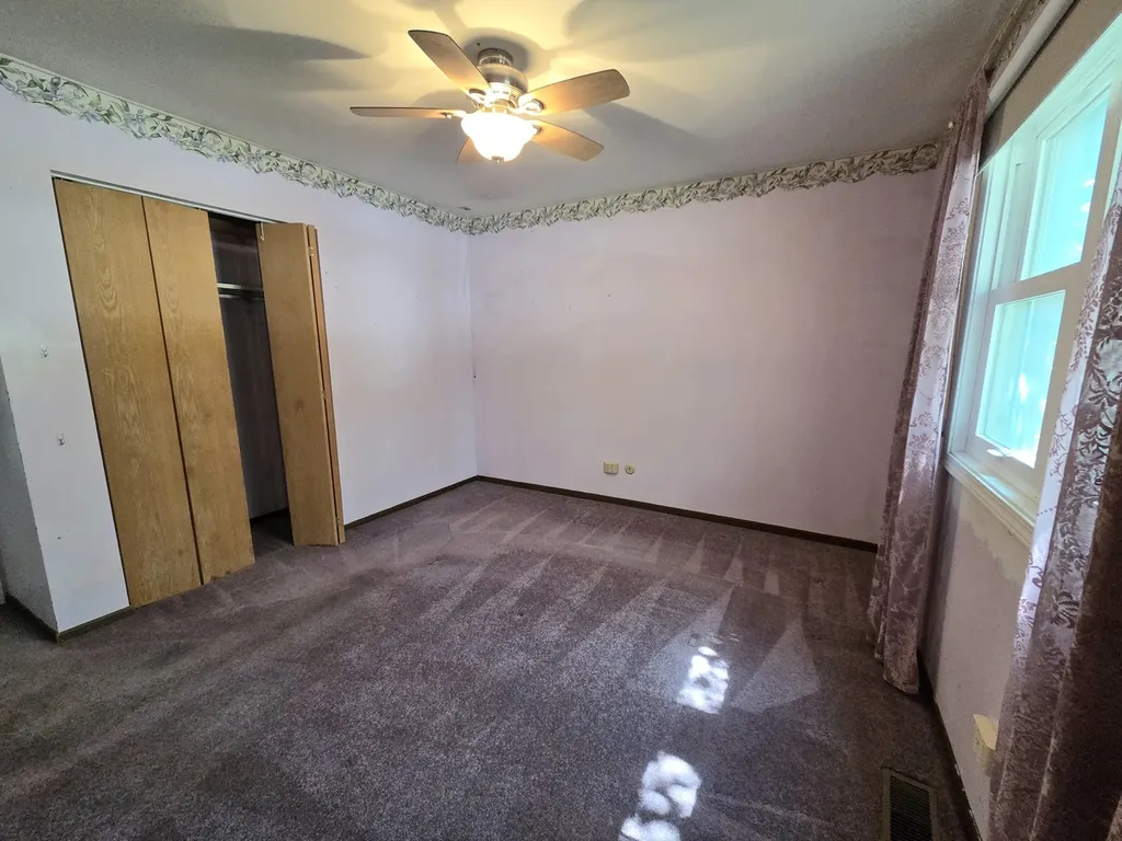 6705 Foxtree Avenue Woodridge IL 60517