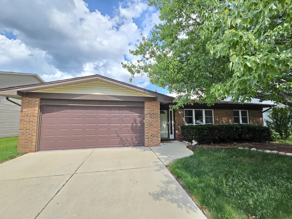 6705 Foxtree Avenue Woodridge IL 60517