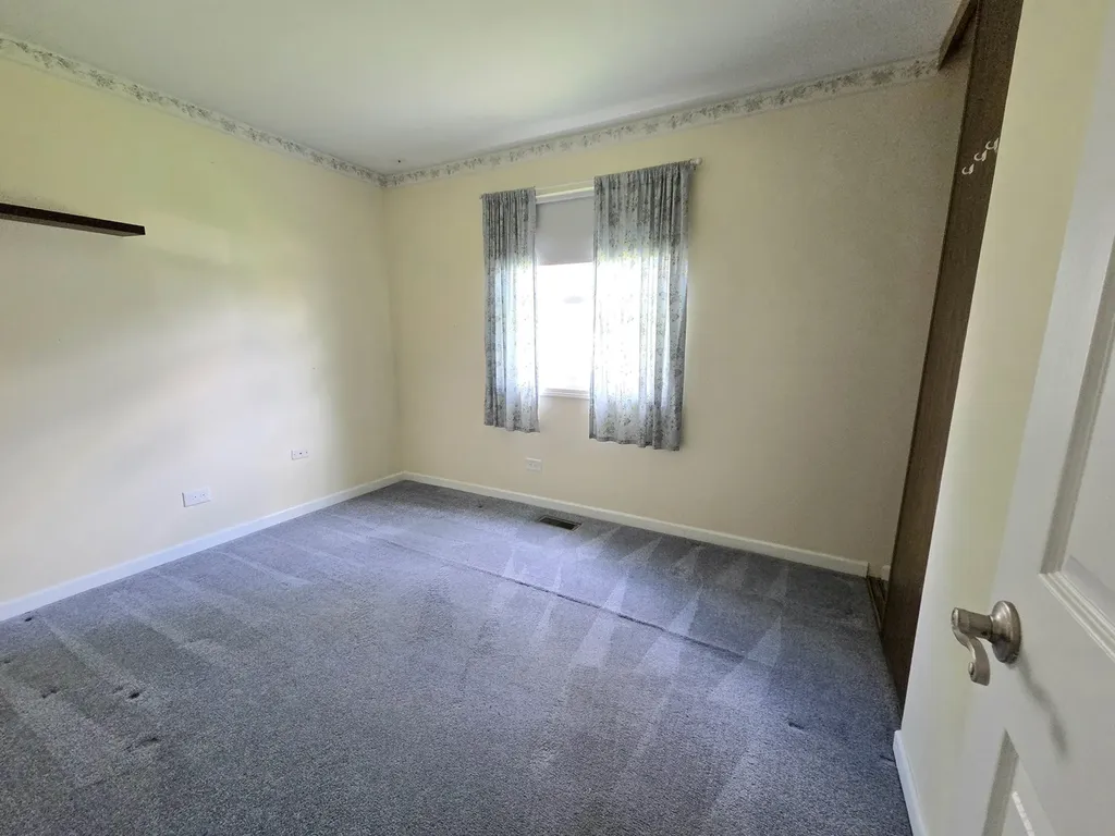 6705 Foxtree Avenue Woodridge IL 60517