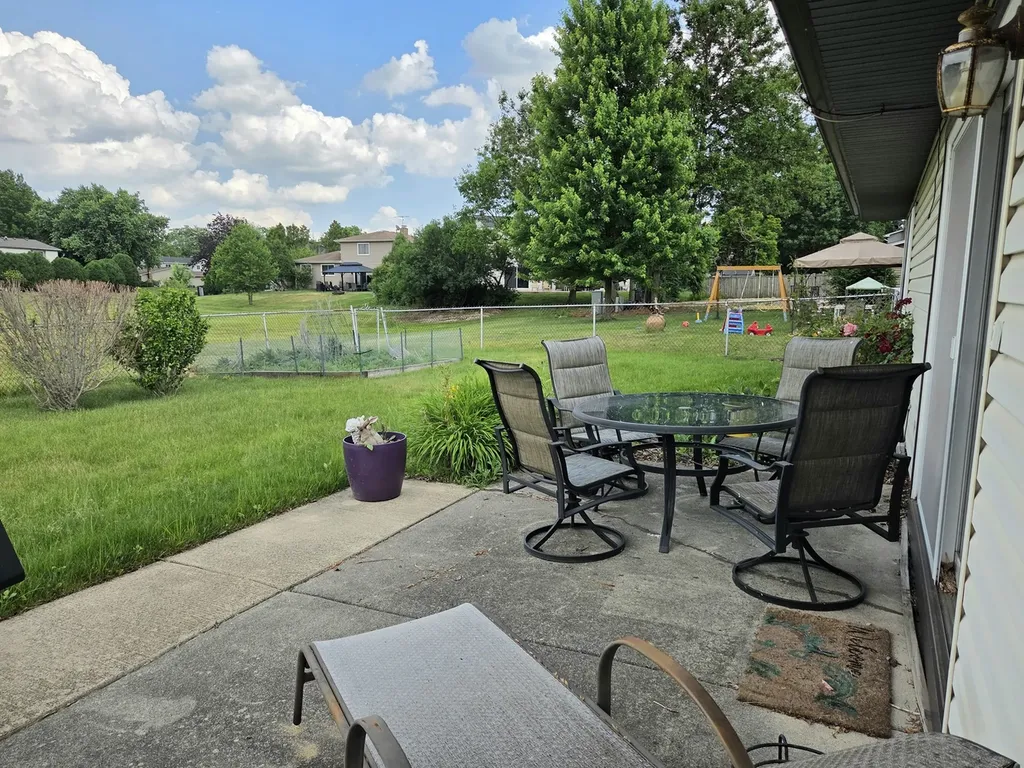 6705 Foxtree Avenue Woodridge IL 60517