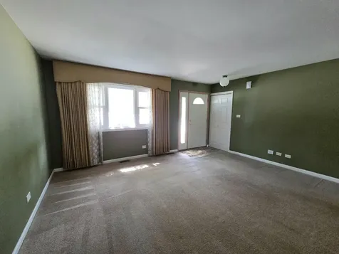 6705 Foxtree Avenue Woodridge IL 60517