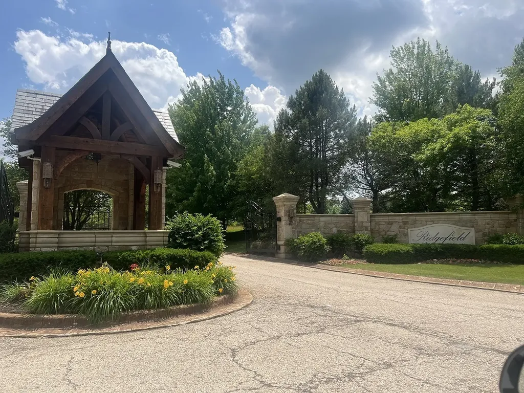 18N647 Ridgefield Boulevard Huntley IL 60142
