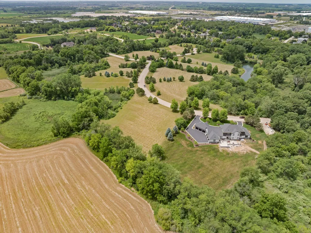 18N647 Ridgefield Boulevard Huntley IL 60142