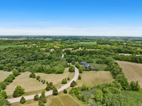 18N647 Ridgefield Boulevard Huntley IL 60142