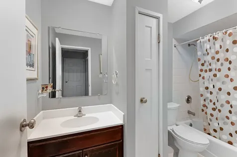 12850 Crestbrook Court Crestwood IL 60418