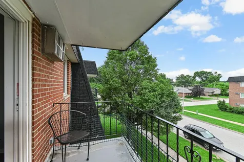 12850 Crestbrook Court Crestwood IL 60418