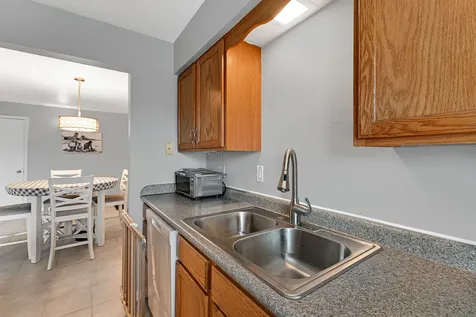 12850 Crestbrook Court Crestwood IL 60418