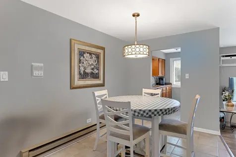 12850 Crestbrook Court Crestwood IL 60418