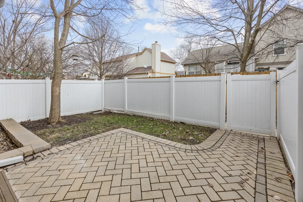 332 Park Ridge Lane Aurora IL 60504