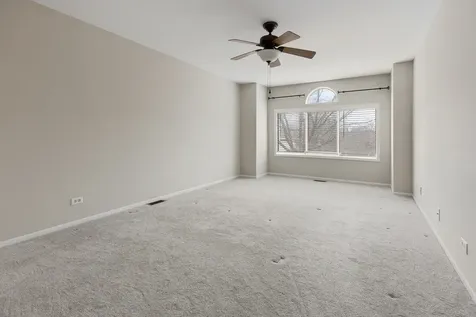 332 Park Ridge Lane Aurora IL 60504