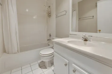 332 Park Ridge Lane Aurora IL 60504