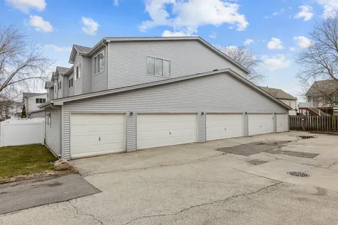 332 Park Ridge Lane Aurora IL 60504