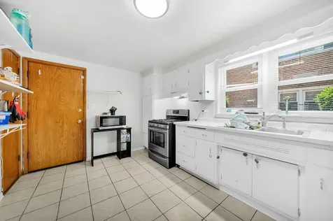 223 30TH Avenue Bellwood IL 60104