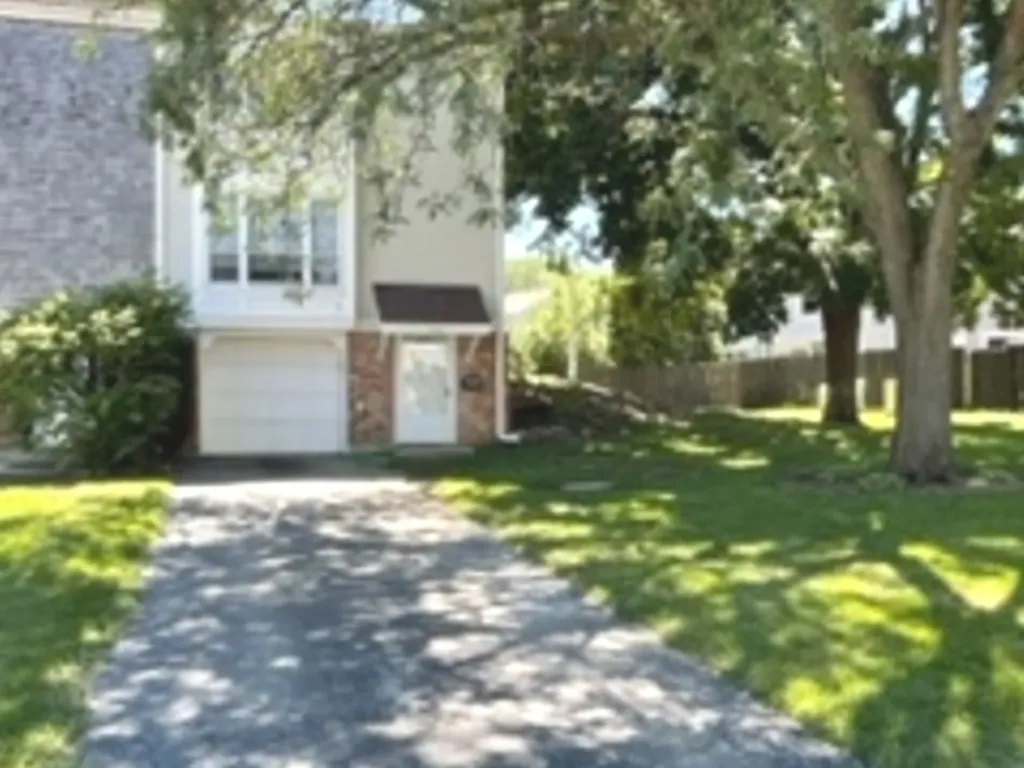 1947 Governors Lane Hoffman Estates IL 60169