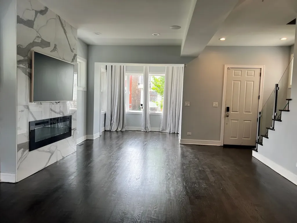 6351 South Evans Avenue Chicago IL 60637