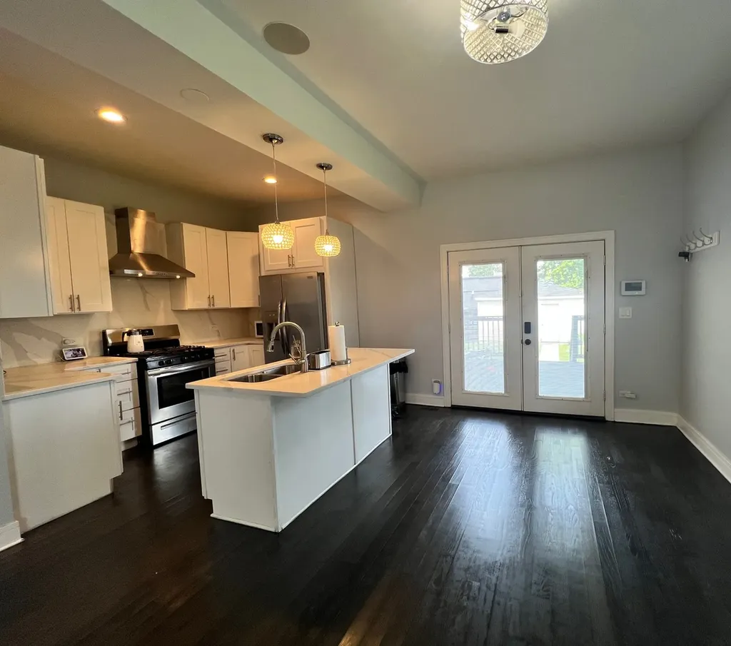 6351 South Evans Avenue Chicago IL 60637