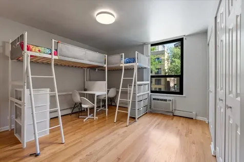 3900 North Pine Grove Avenue Chicago IL 60613