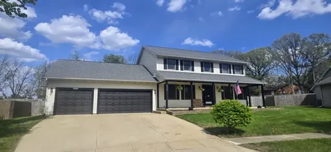 908 Edgewood Drive Mahomet IL 61853