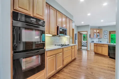 40273 North Goldenrod Lane Wadsworth IL 60083