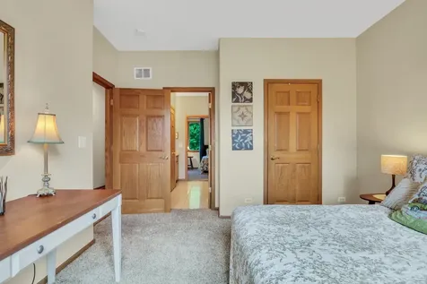 40273 North Goldenrod Lane Wadsworth IL 60083
